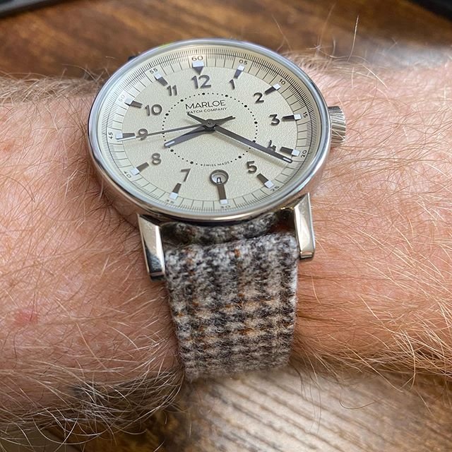 LIGHT BROWN GLENCHECK
