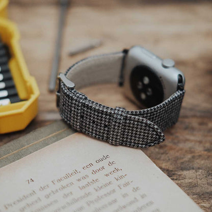 Apple Watch BLACK & WHITE houndstooth